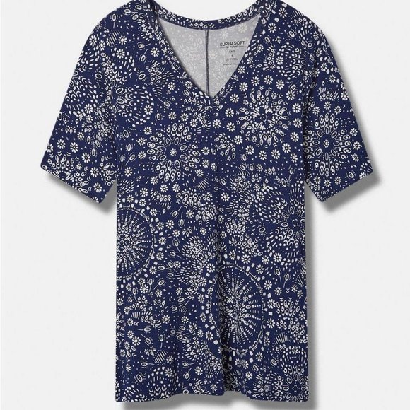 NWT Torrid Tunic Super Soft V-Neck Side Slit Tee - Picture 1 of 5